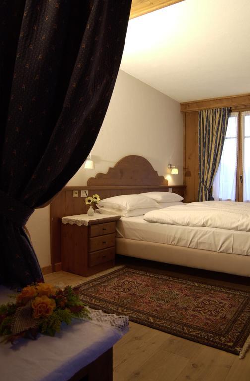 Hotel Baita Fiorita ซานตา กาเตรีนา วัลฟูร์วา ห้อง รูปภาพ