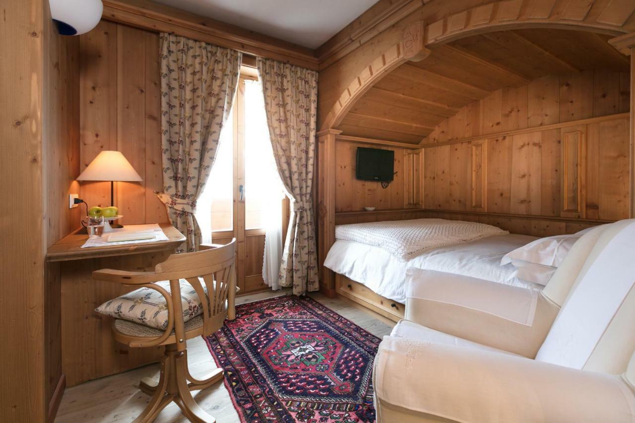 Hotel Baita Fiorita ซานตา กาเตรีนา วัลฟูร์วา ภายนอก รูปภาพ