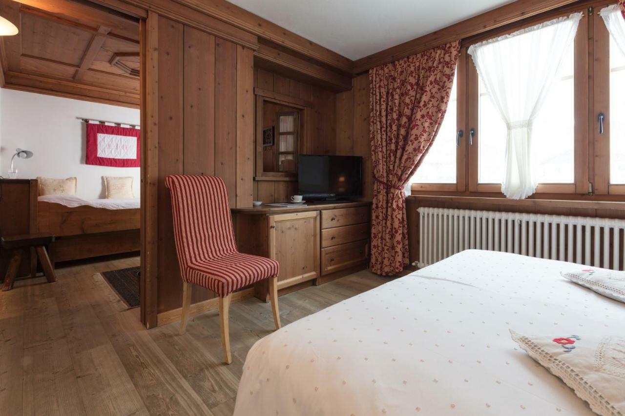 Hotel Baita Fiorita ซานตา กาเตรีนา วัลฟูร์วา ภายนอก รูปภาพ
